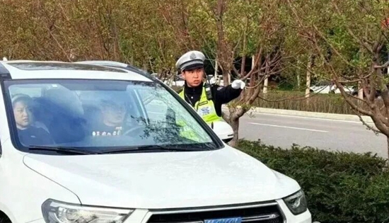 交警3.jpg