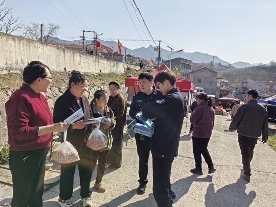 阳光下的守护4.jpg