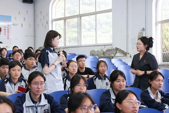预防电诈护青春3.jpg